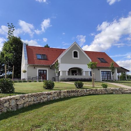 Villa Tilia Vászoly Buitenkant foto
