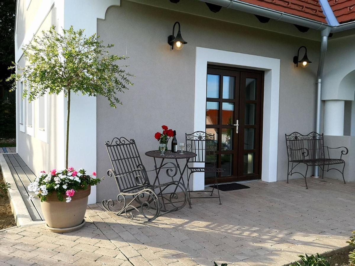 Villa Tilia Vászoly Buitenkant foto