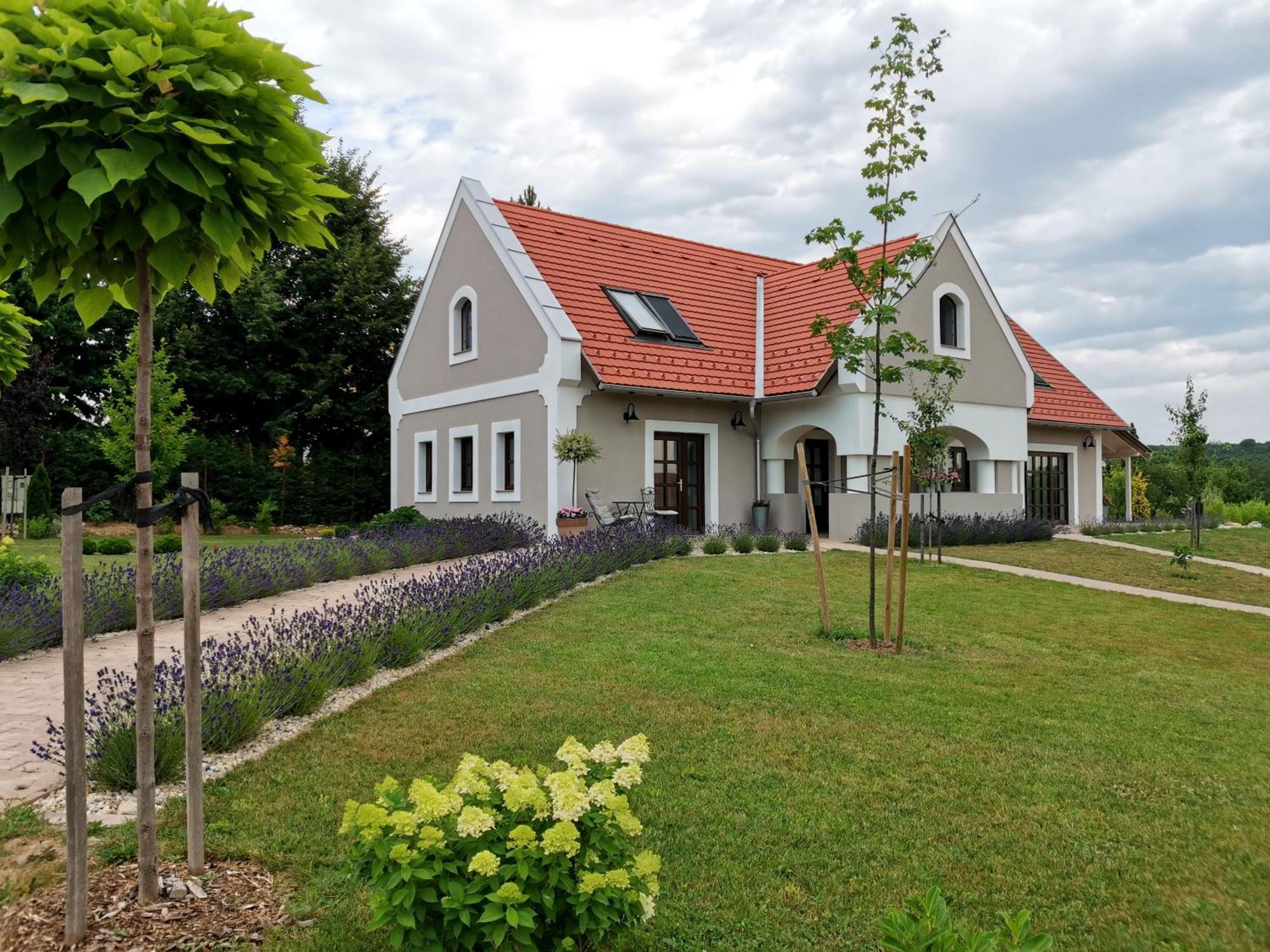 Villa Tilia Vászoly Buitenkant foto